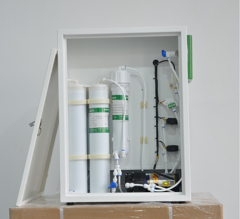 Het Systeem van de de Behandelings Enige Pas RO van het laboratoriumwater voor Gedeioniseerd Water 40 Liter per Uur